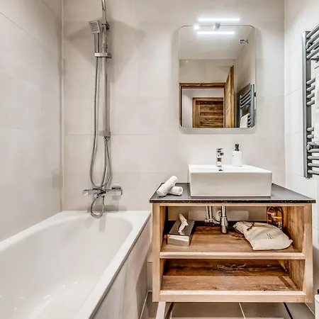 Arc 1950 - 2-4 Pers Dans Hoteliere, Skis Aux Pieds *